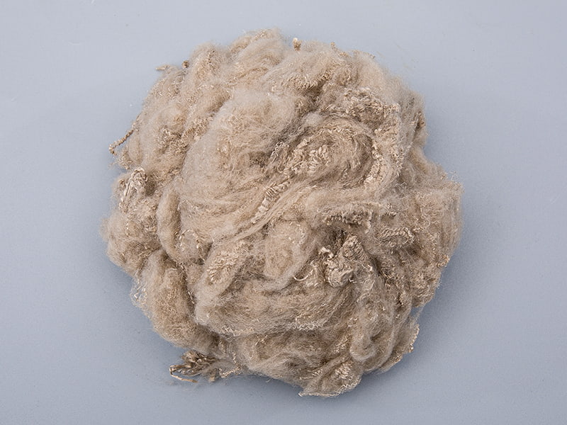 1.4D EM-C01 Spun lichtbruine vezels